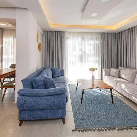 Leona - 5 Bedroom In Willa *