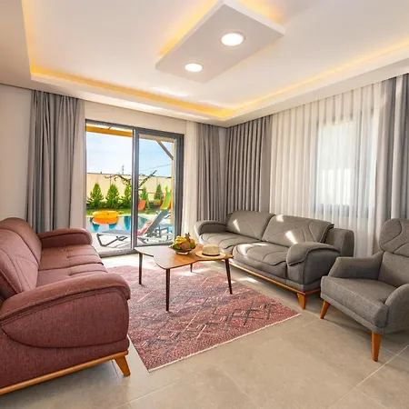 Leona - 5 Bedroom In Willa