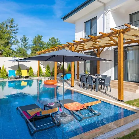 Willa Leona - 5 Bedroom In