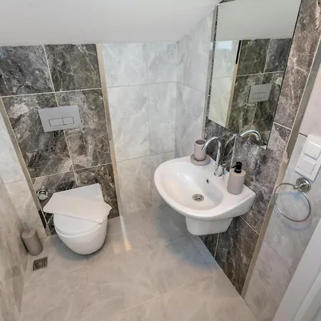Willa Leona - 5 Bedroom In
